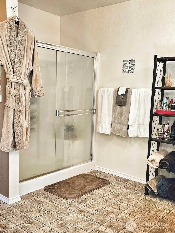 Primary En-suite #1 Shower