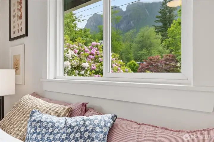 Wake up to gorgeous views of Mount Si right from the bedrooms.