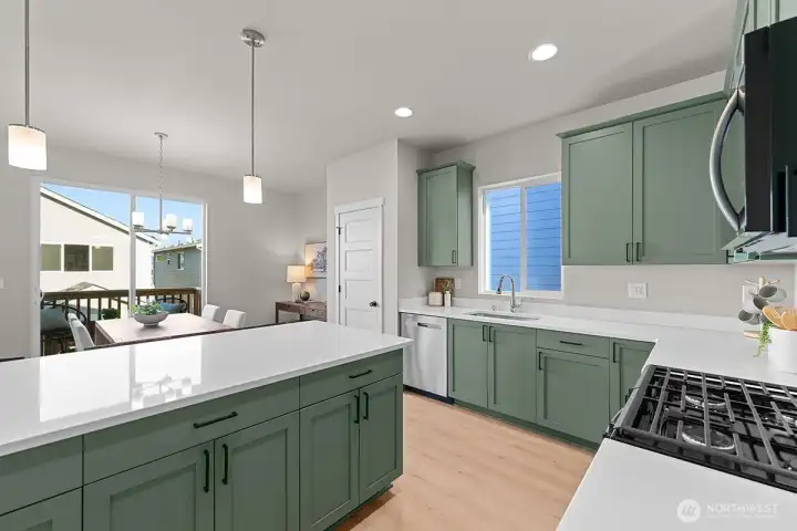 Photographs are for illustrative purposes only. Features, finishes, interior/exterior colors, landscaping and floorplan shown may vary from actual homes built