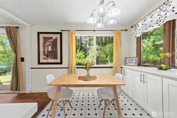 Serenity and Peaceful Living! Pour that cup of coffee and enjoy your lake view! Serenity and Peaceful Living! Pour that cup of coffee and enjoy your lake view!