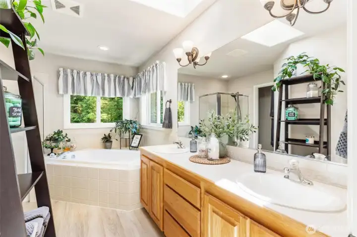 Start and End Your Day in Comfort    A spacious ensuite bath provides the privacy and convenience every homeowner appreciates.