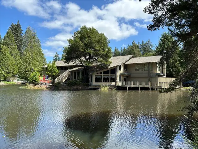 Lakeland Village club house and restaurant