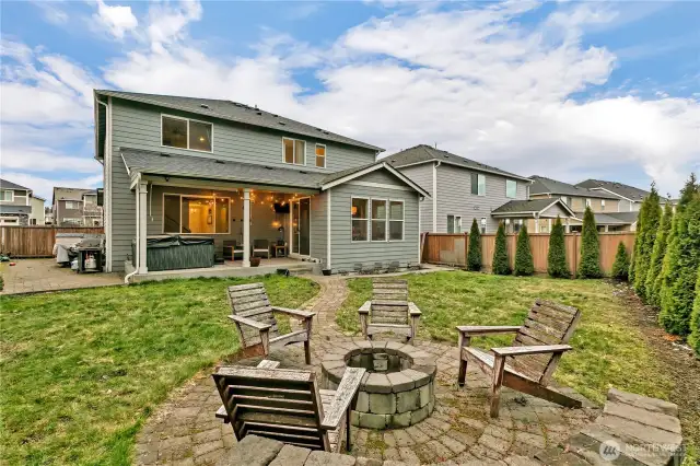 Practical patio on the side.
