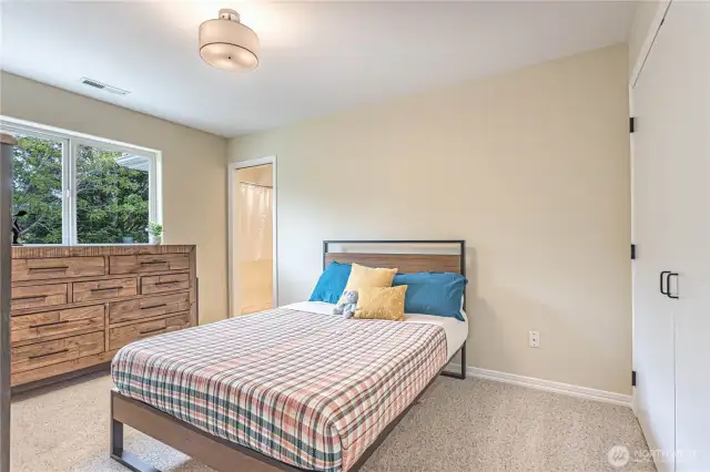 Bedroom with en-suite full bathroom