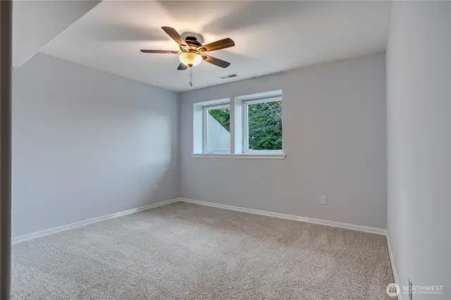 Basement bedroom "Ground floor" with no steps
