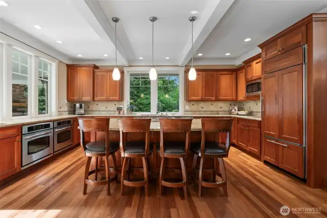 Spacious Kitchen w/ extra seating.