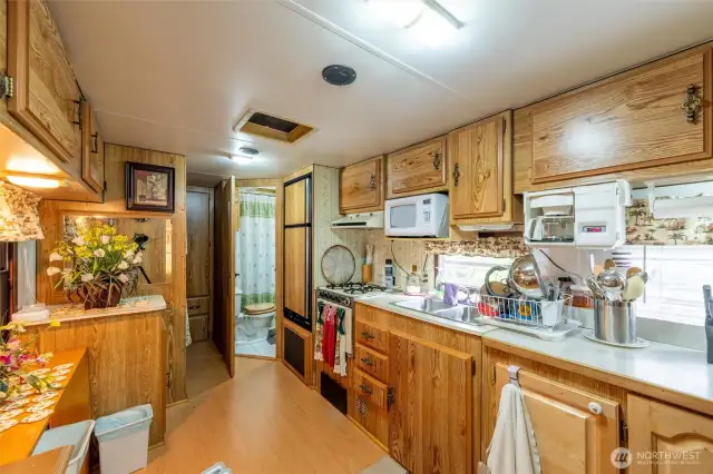 Smartly designed and organized kitchen.