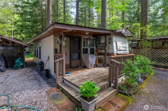 Plants and neat deck.