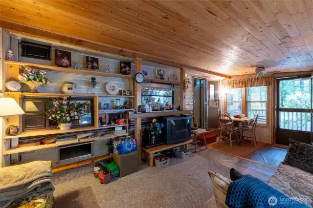 Room for dining table in this room.