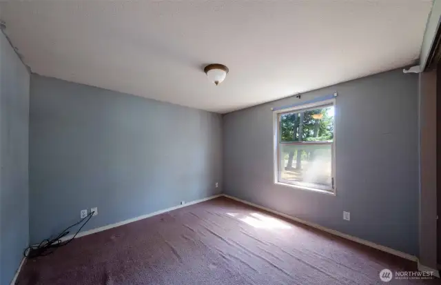 Manufactured home bedroom 2