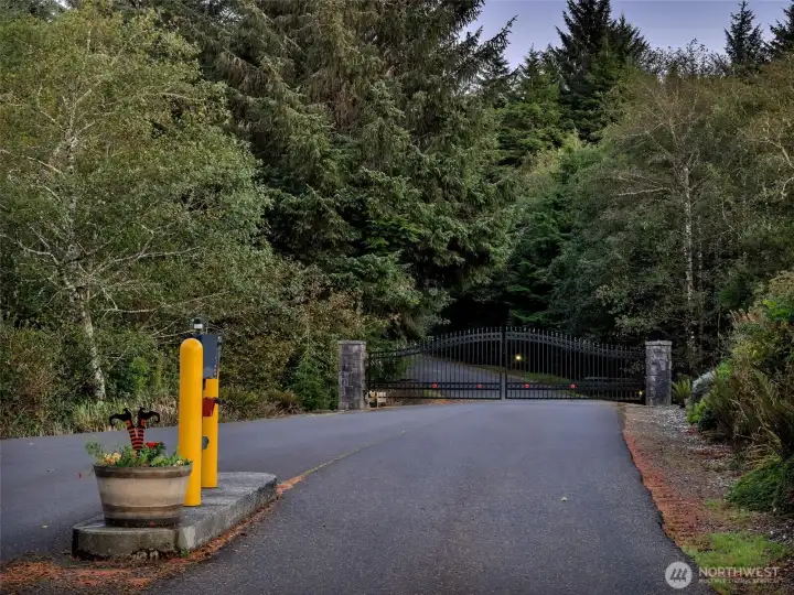 Private Entry Gate