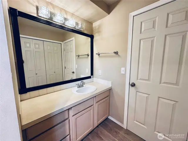 Sink by the primary room