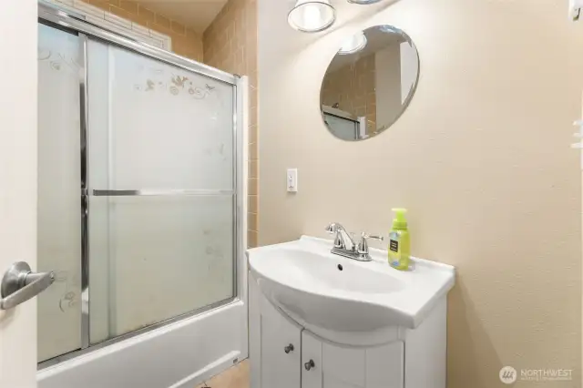 Main floor full bath