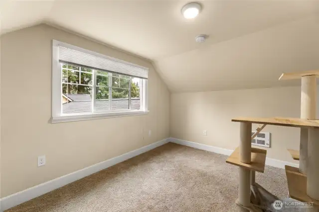 Bonus loft/office space with walk-in closet (could be 4th bedroom)