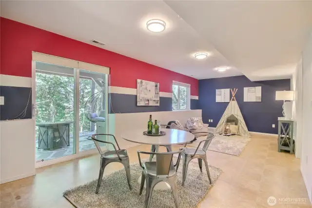 Bonus area with outdoor access and patio
