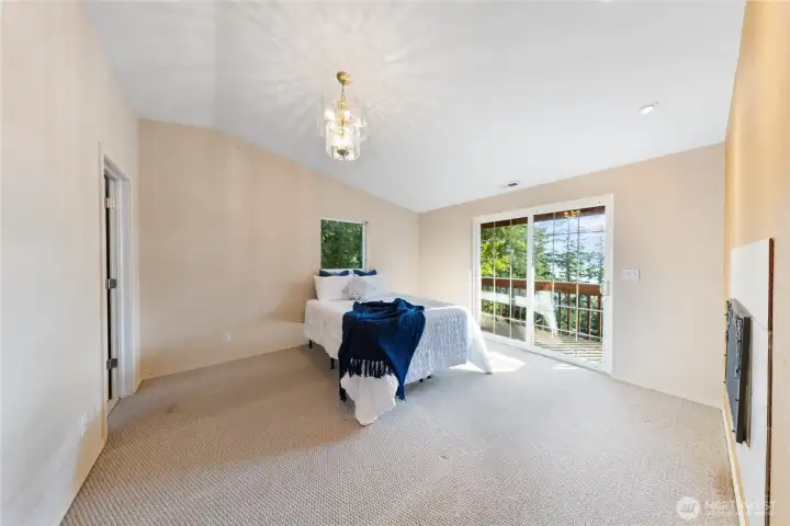Upstairs Primary Suite