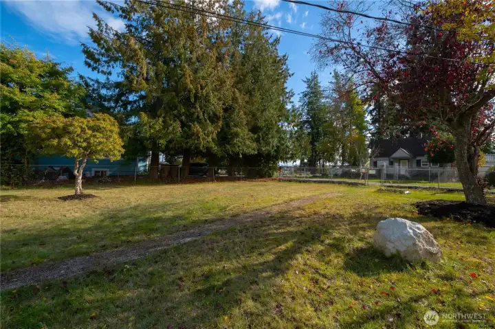 LARGE LOT! 11,326 sq ft