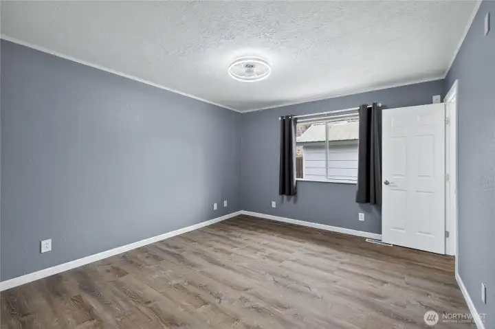 Main level primary suite