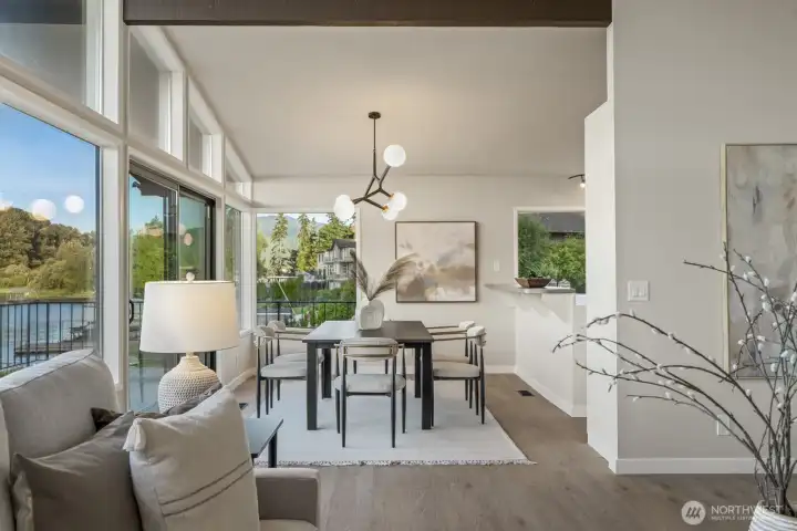 living room connecting to the dining room