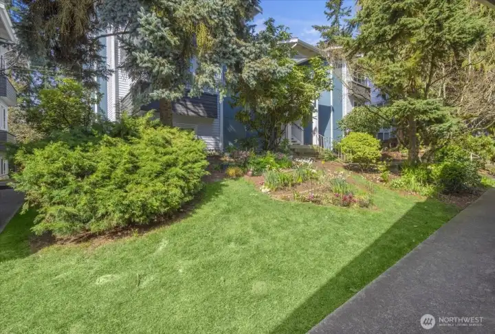 Rolling well maintained grounds year round.