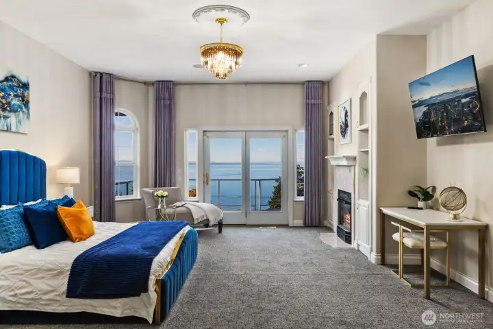 Smart Nest thermostat keeps the temperature just right while you enjoy endless bay views.