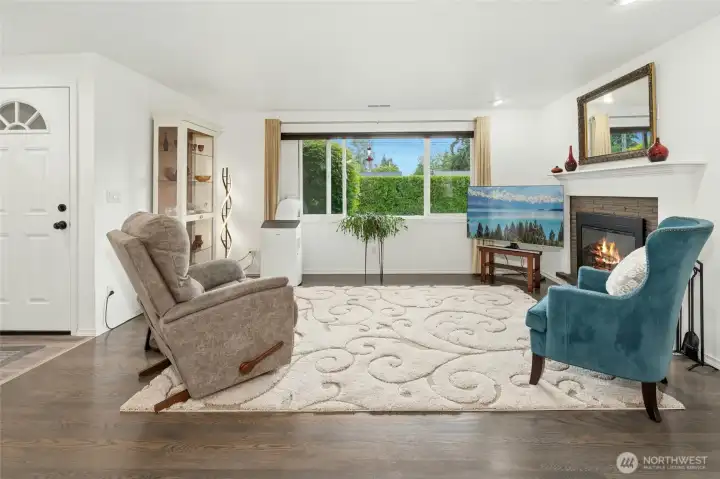 Contemporary flooring throughout including engineered hardwods and LVP. Contemporary flooring throughout including engineered hardwods and LVP.