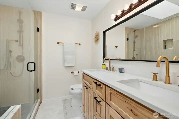 Primary 3/4 bath. Shower remodeled in 2024. Primary 3/4 bath. Shower remodeled in 2024.