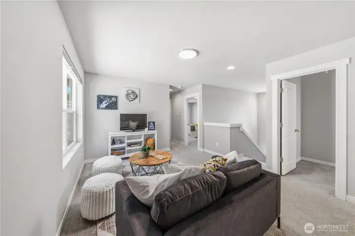 Upstairs Loft/Bonus Room
