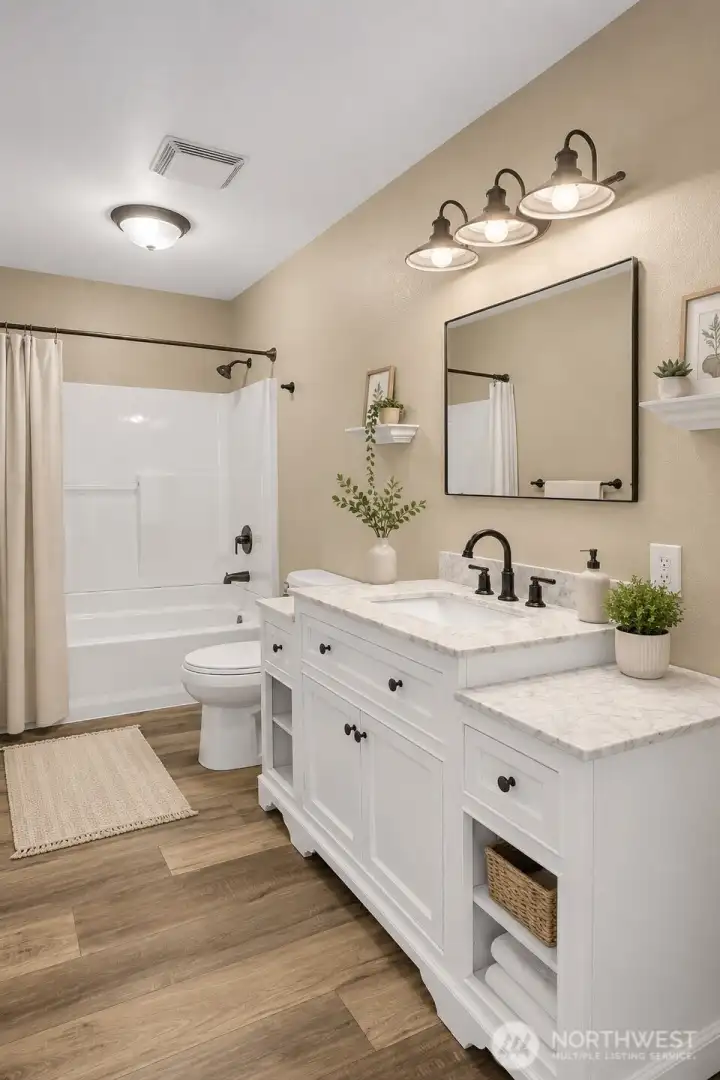 Remodled Full Upper Level Bathroom - Virtually Staged