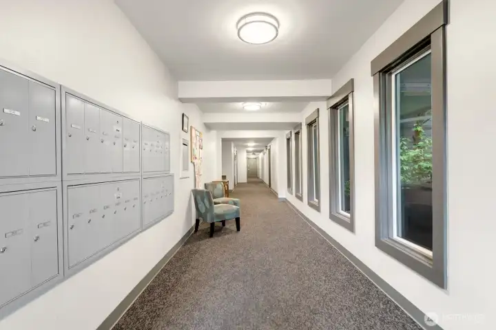 Updated and maintained community. Main lobby entrance to elevator. Updated and maintained community. Main lobby entrance to elevator.