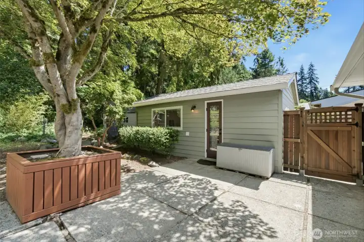 A separate bonus living space adds incredible flexibility for guests, hobbies, a home office, creative pursuits, or extended living. A separate bonus living space adds incredible flexibility for guests, hobbies, a home office, creative pursuits, or extended living.