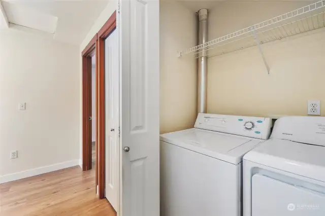 Laundry room in between dual primaries