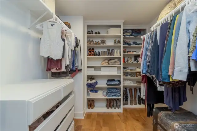 Main house - Primary bed closet