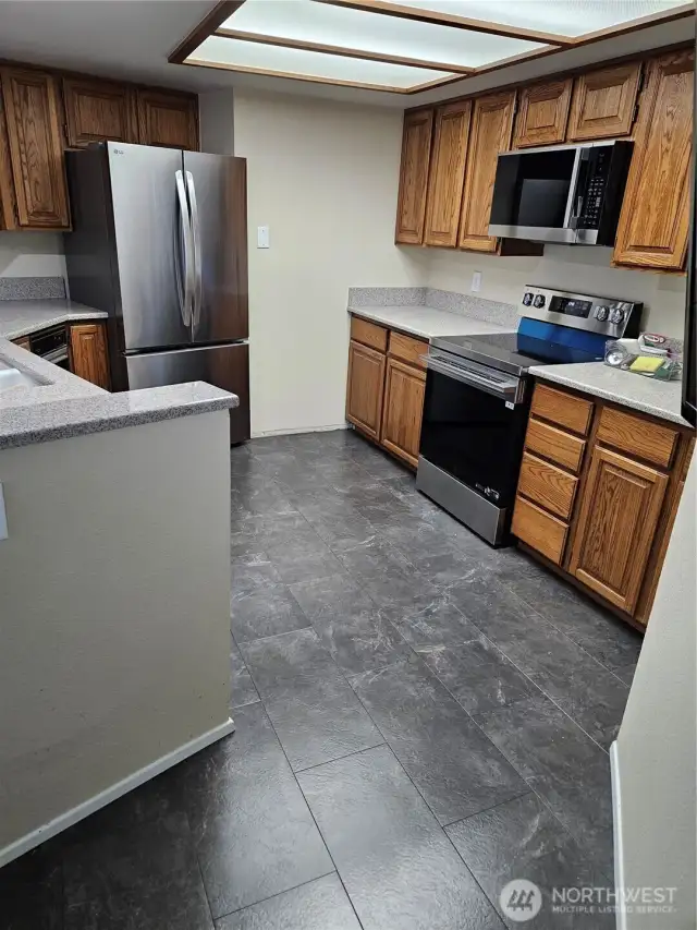 ANOTHER VIEW OF KITCHEN