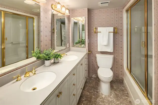 Main Bath Upstairs