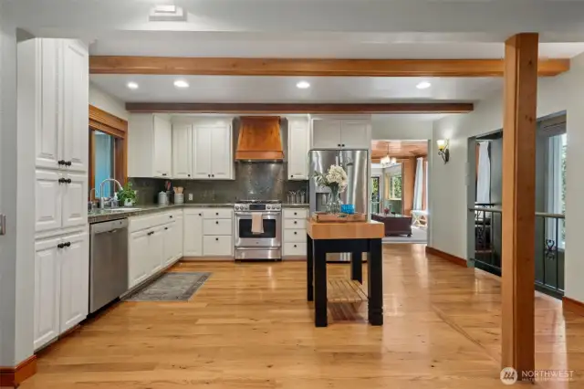 Plenty of storage and room to move around the kitchen.