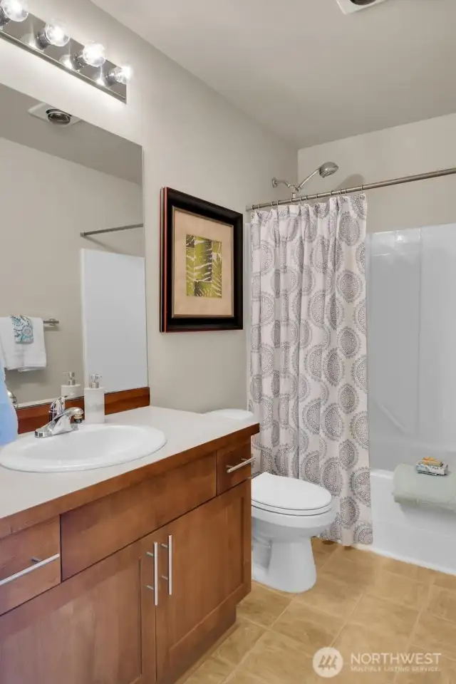 Full bathroom on upper floor