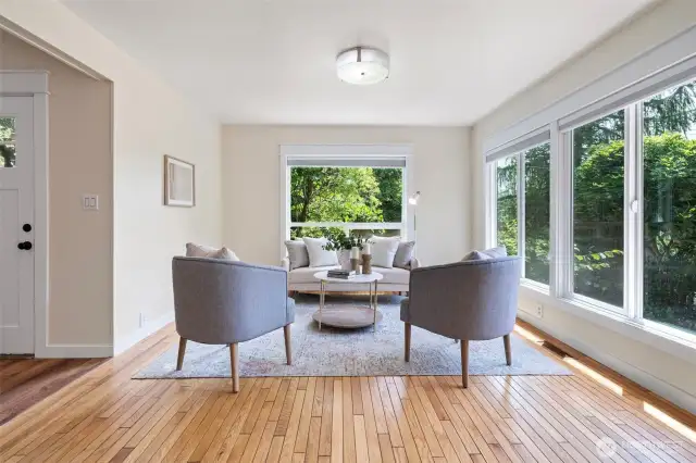 Newer dual pane windows throughout the house