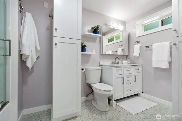 Updated primary bathroom with tub/shower combo