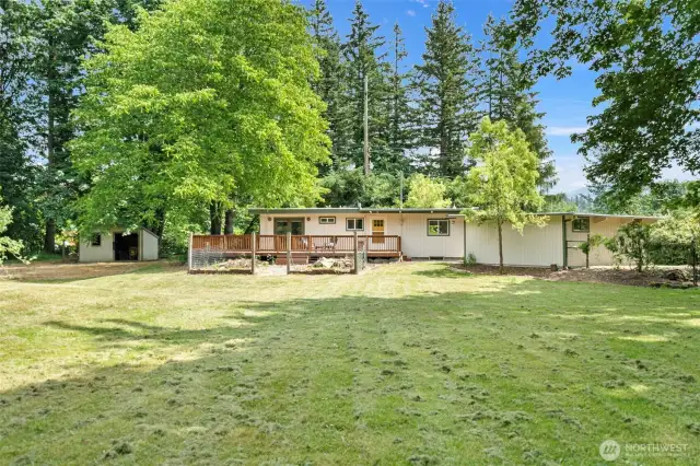 Back facade of the house viewed from the pasture
