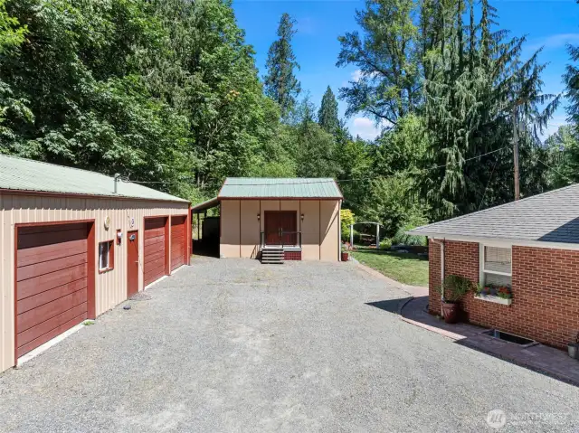 Detached Shop/Garage
