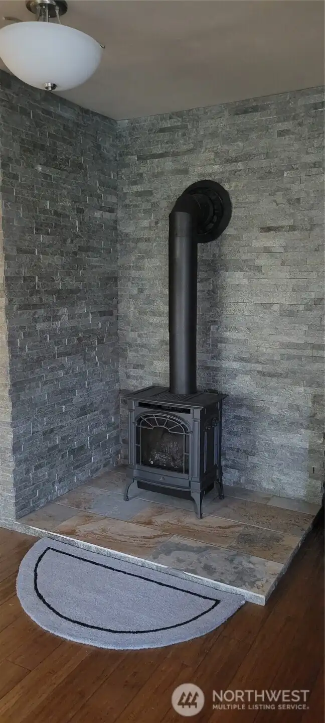 Gas free standing stove