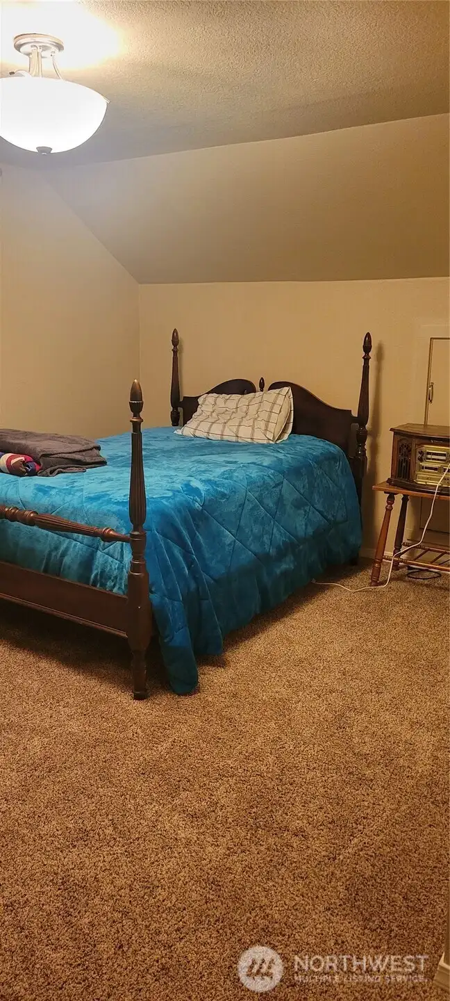 2nd upstairs bedroom