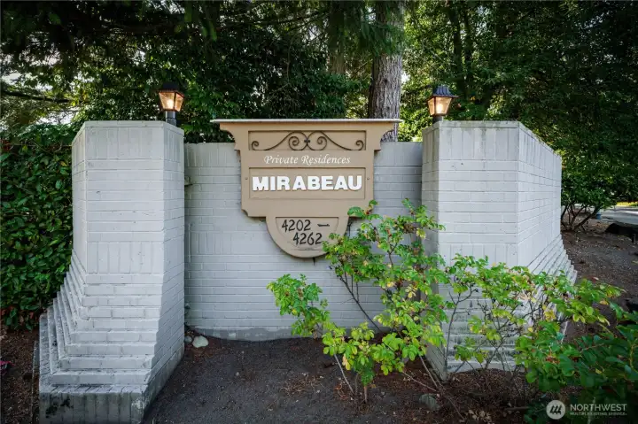 Dues are $440/mo. and cover water, garbage, exterior building maintenance and lawn maintenance. Come see this wonderful townhome today—move-in ready and waiting for you!