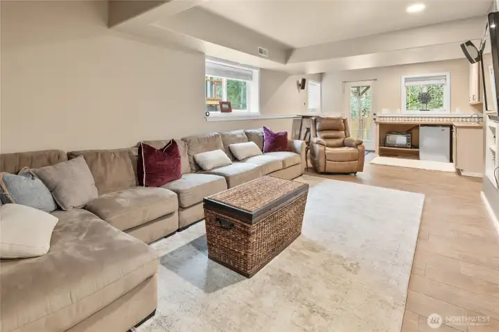 Very large living space with plenty of natural light.