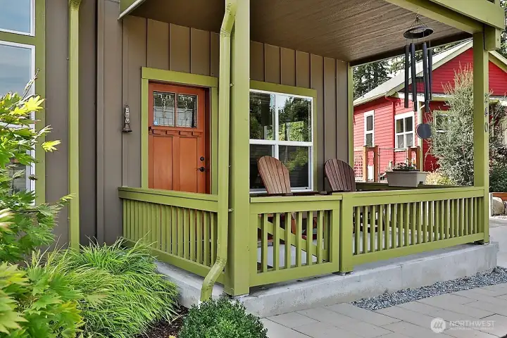 Single step access to interior from covered front porch.
