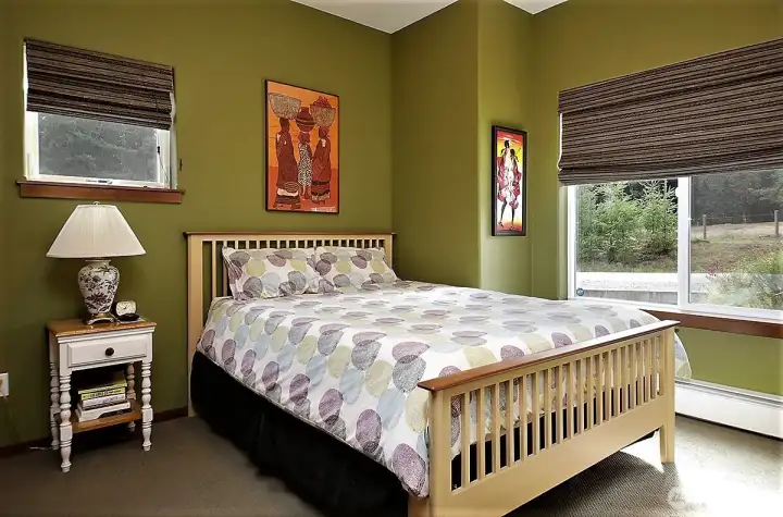 Bedroom on main floor with single step access.