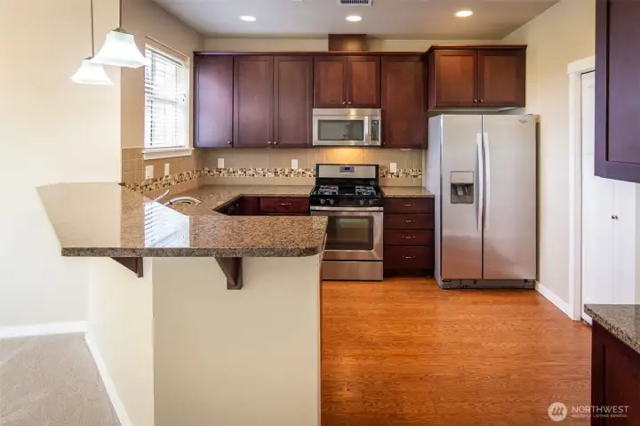 Lots of room in the kitchen for the chef and multiple sous chefs!