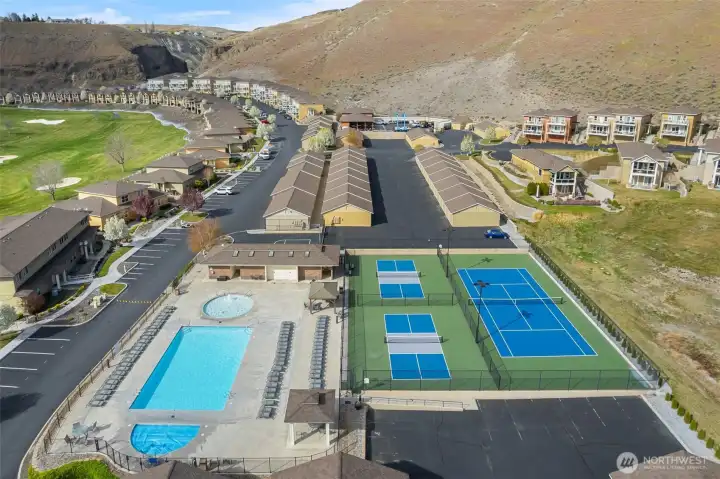 Community Pools, Spas, Sport Courts, Walking Trails, Golf