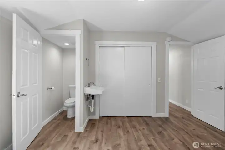 1st floor bedroom with ensuite